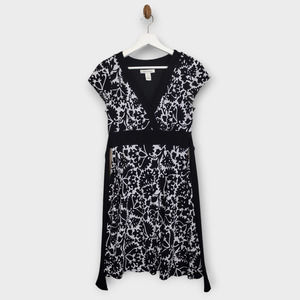 White House Black Market Dress Women's Small Black White Floral Bow Fit Flare
